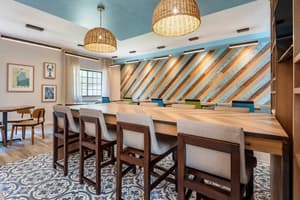 thumbnail: Breakfast area