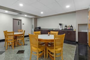 thumbnail: Breakfast area