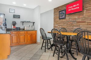 thumbnail: Breakfast area