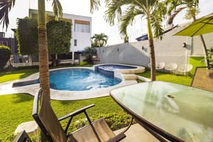 thumbnail: Outdoor pool