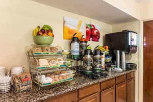 thumbnail: Breakfast area