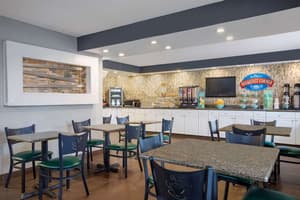 thumbnail: Breakfast area