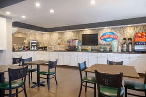 thumbnail: Breakfast area