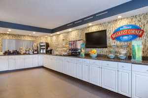 thumbnail: Breakfast area