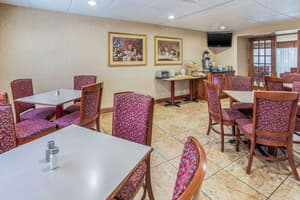 thumbnail: Breakfast area