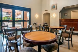 thumbnail: Breakfast area