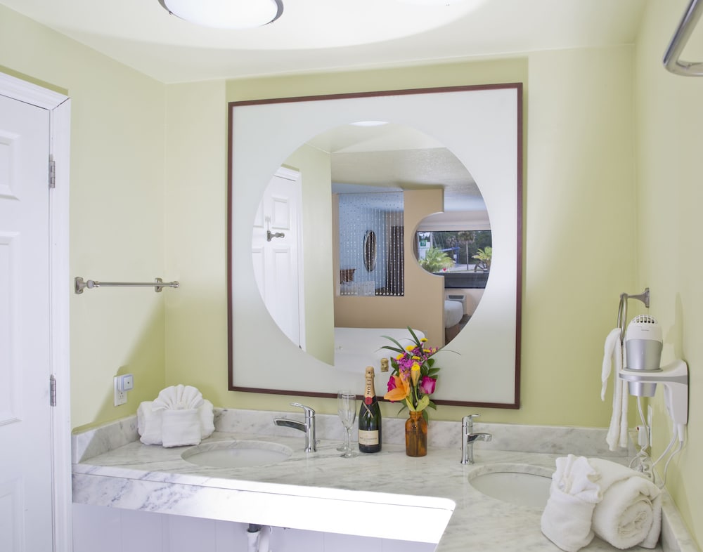 Bathroom sink