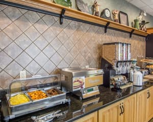 thumbnail: Breakfast area