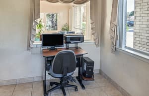 thumbnail: Business center