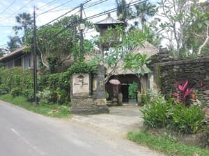 thumbnail: Property entrance