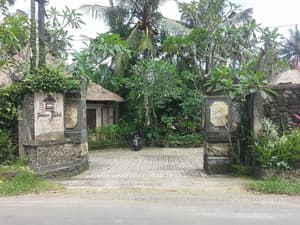 thumbnail: Front of property