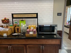 thumbnail: Breakfast area