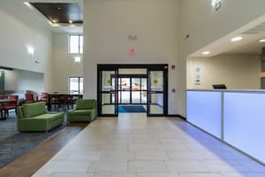 thumbnail: Interior entrance