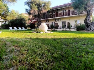 thumbnail: Exterior