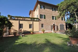 thumbnail: Front of property
