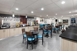 thumbnail: Breakfast area
