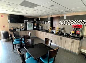 thumbnail: Breakfast area