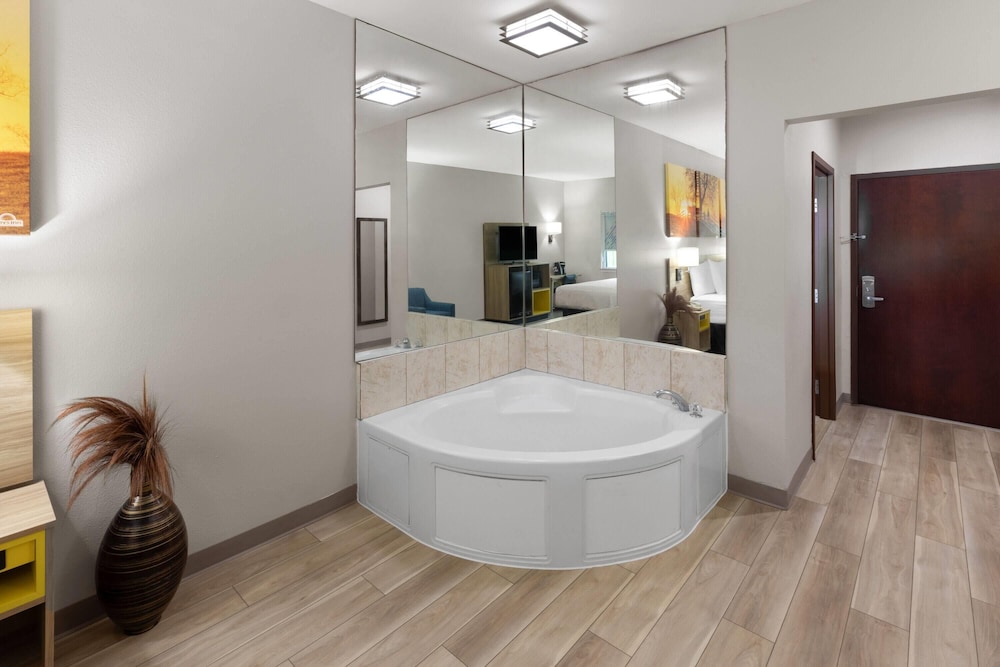 Jetted tub