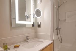 thumbnail: Bathroom shower