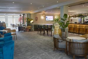 thumbnail: Bar (on property)