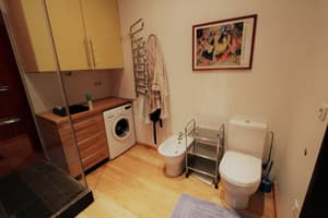 thumbnail: Bathroom amenities