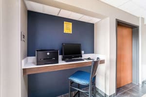 thumbnail: Business center