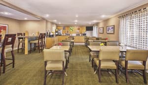 thumbnail: Breakfast area