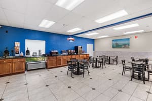 thumbnail: Breakfast area