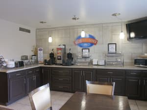thumbnail: Breakfast area