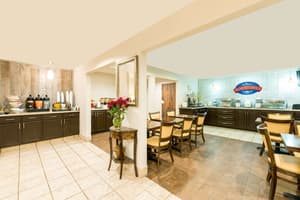 thumbnail: Breakfast area