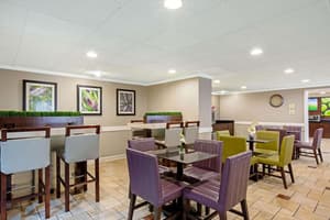 thumbnail: Breakfast area