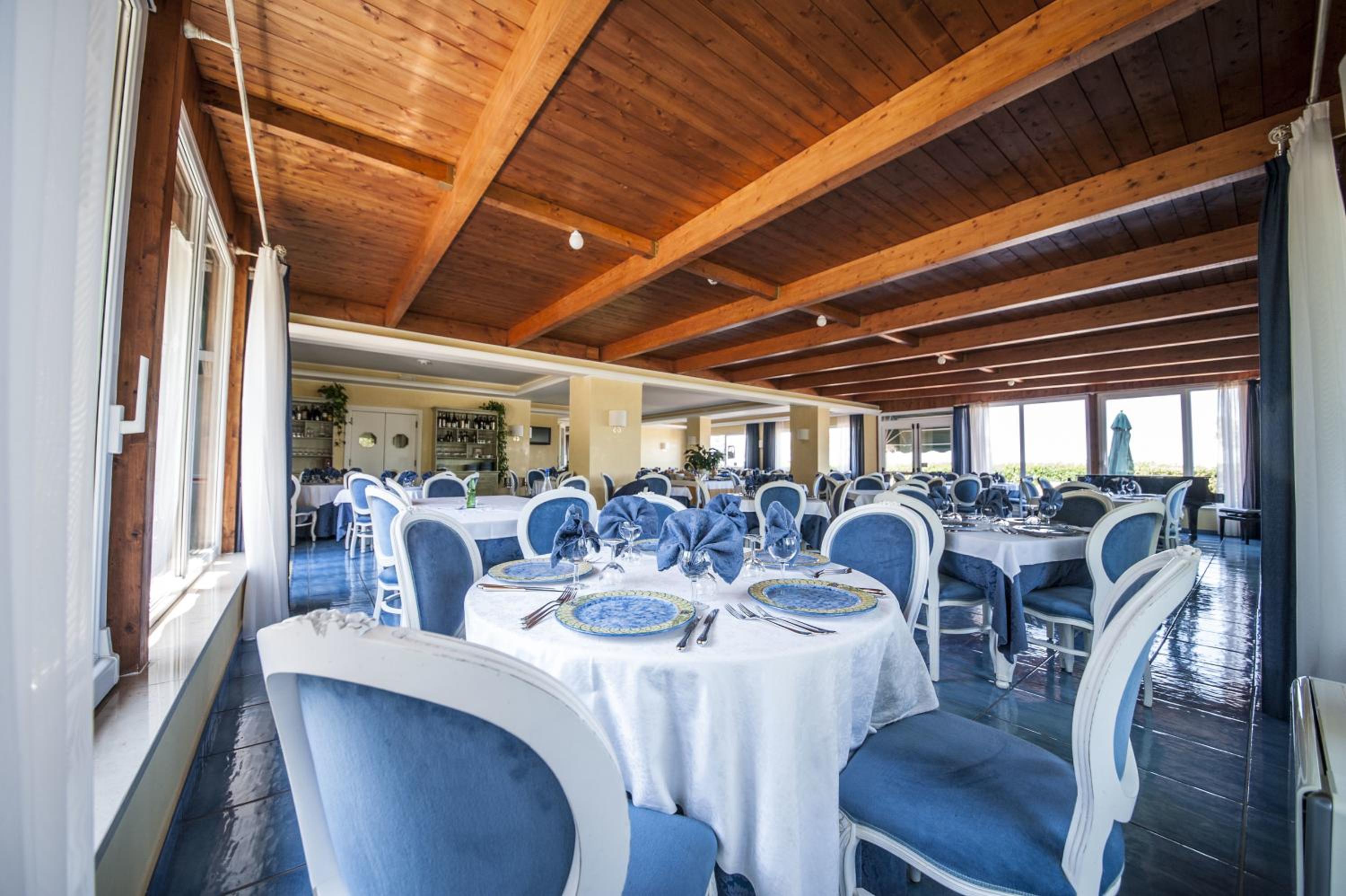 Restaurant-cafeteria