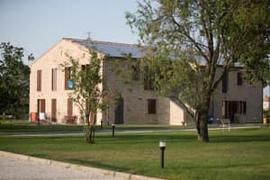 thumbnail: Exterior