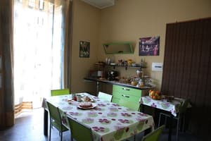 thumbnail: Breakfast area