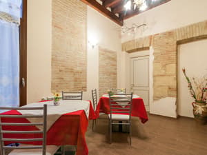 thumbnail: Breakfast area