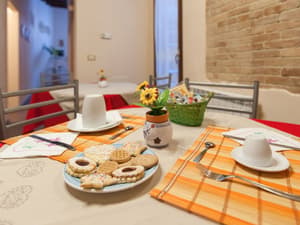 thumbnail: Breakfast area
