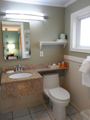 thumbnail: Bathroom amenities