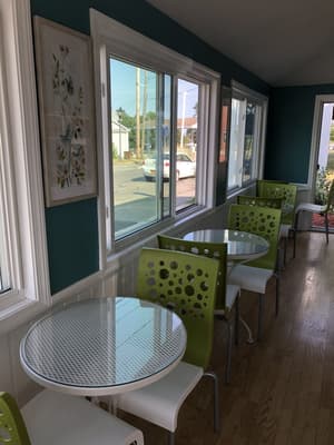 thumbnail: Breakfast area