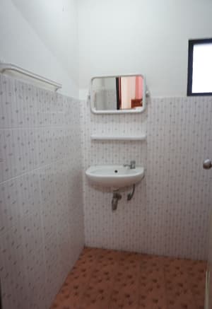 thumbnail: Bathroom sink