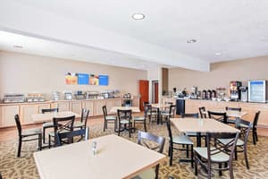 thumbnail: Breakfast area