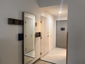 thumbnail: Interior entrance