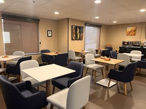thumbnail: Breakfast area