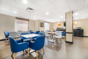 thumbnail: Breakfast area