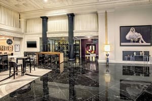 thumbnail: Bar (on property)