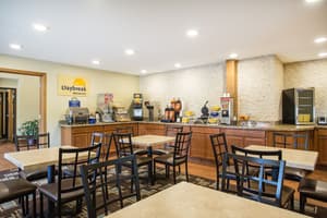 thumbnail: Breakfast area