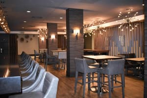 thumbnail: Bar (on property)