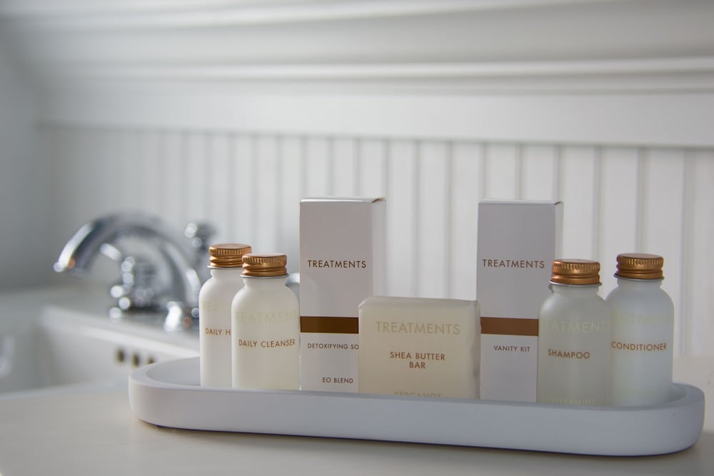 Bathroom amenities