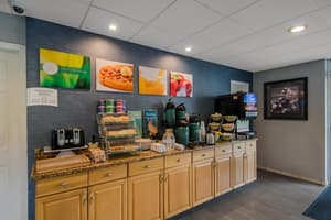 thumbnail: Breakfast area