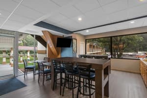 thumbnail: Breakfast area