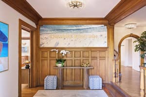 thumbnail: Interior entrance